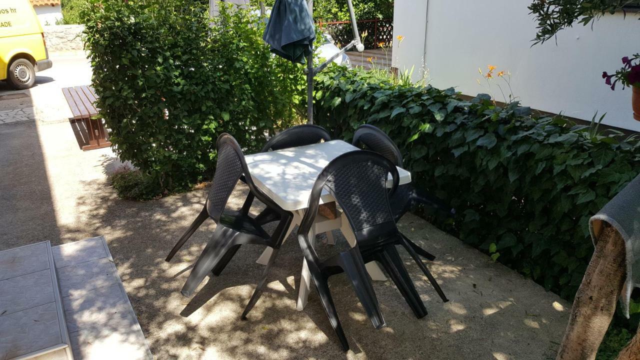 Guest House Dijana Krk Town Exterior foto